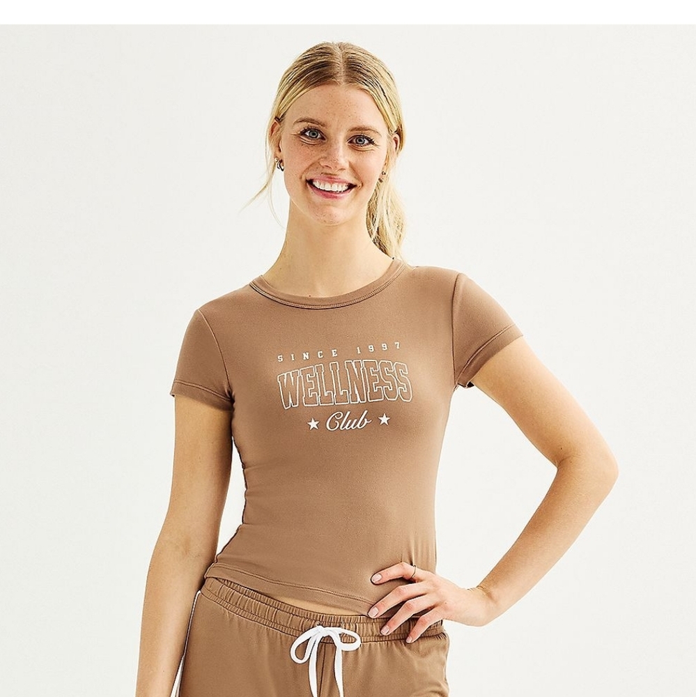 NWT Brown Wellness Club Tee Size Juniors M Spandex